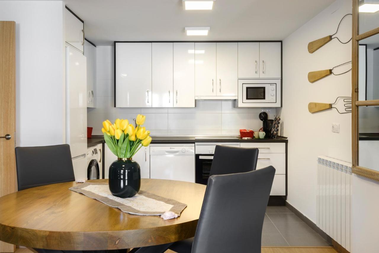 Apartmán Otal Urban De "Casa Otal" Jaca Exteriér fotografie